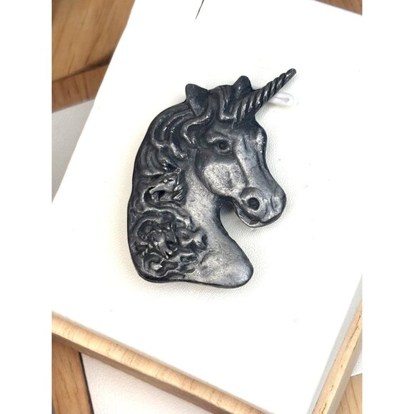 Vintage Pewter Unicorn Brooch With Intricate Detailing & earrings set - Picture 4 of 8